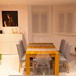 Comfy Stylish Stay In Malaga