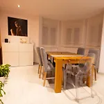 Comfy Stylish Stay In Malaga