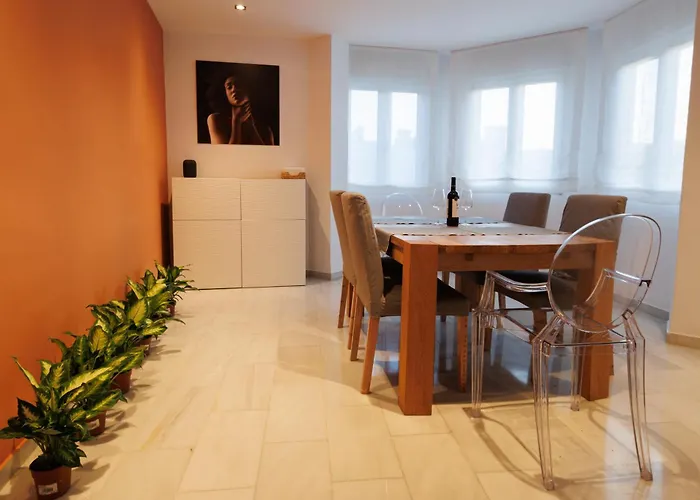 Comfy Stylish Stay In Malaga